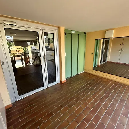 Beachside T2 With Balcony & Free Parking Apartment *